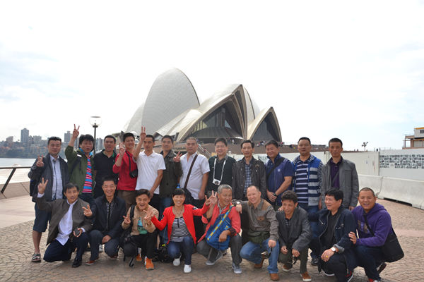 1、第二批赴澳洲参观学习的优秀员工在_副本.jpg