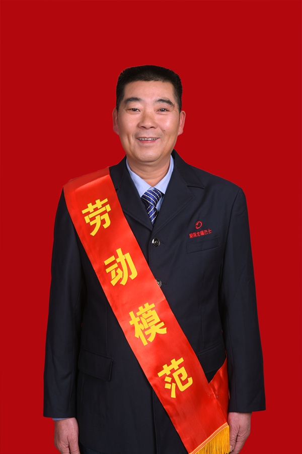 8、陆新意.jpg